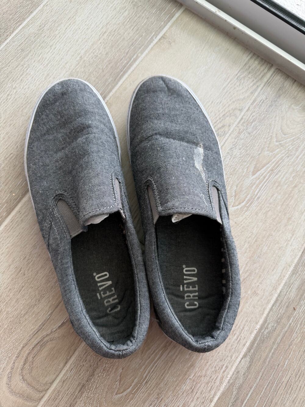 Crevo Men’s Size 11 Gray Canvas Slip On Casual Sneakers